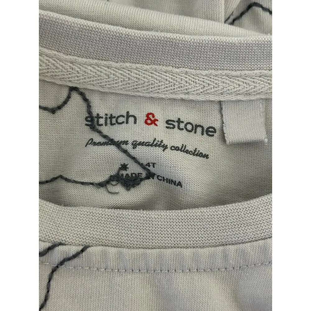 Stitch & Stone boys size 4T 2-piece lounge set shark w/outline print nwot